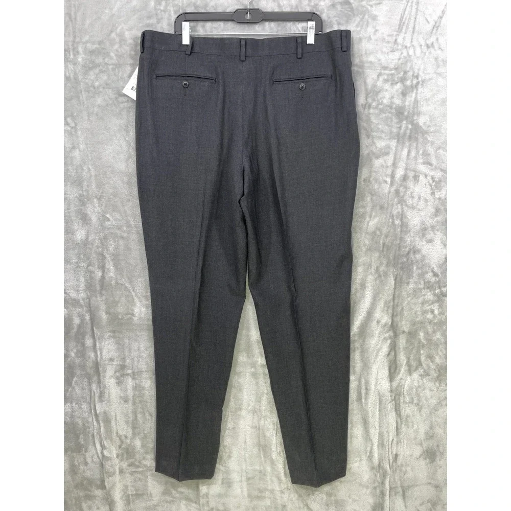 L.L. Bean Men's Classic Fit Dress Pants Size 40